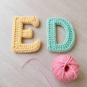 Crochet Letters E and D with Yarn