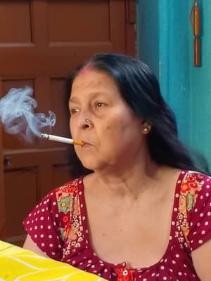 Make Her Smoke Cigarette - Captivating Imagery