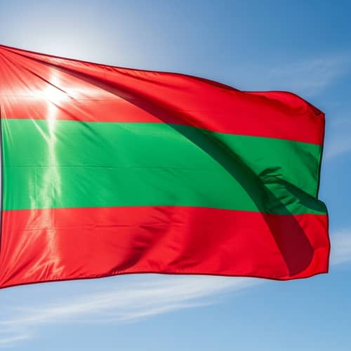 Vibrant Tri-Stripes Flag Design | Red, Green, Red Stripes