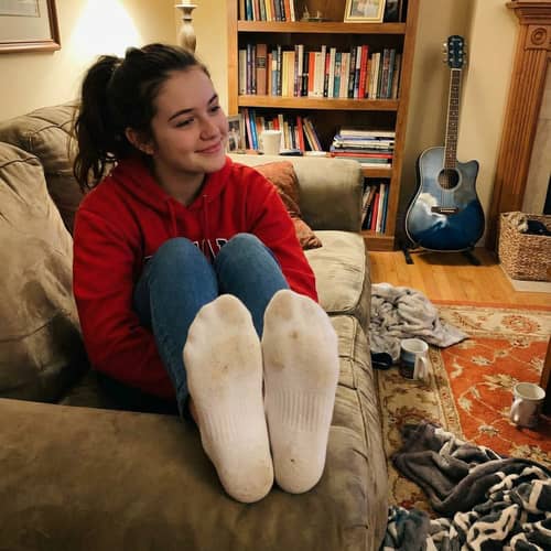 Cozy Living Room Style: A Teenage Girl's Relaxed Look