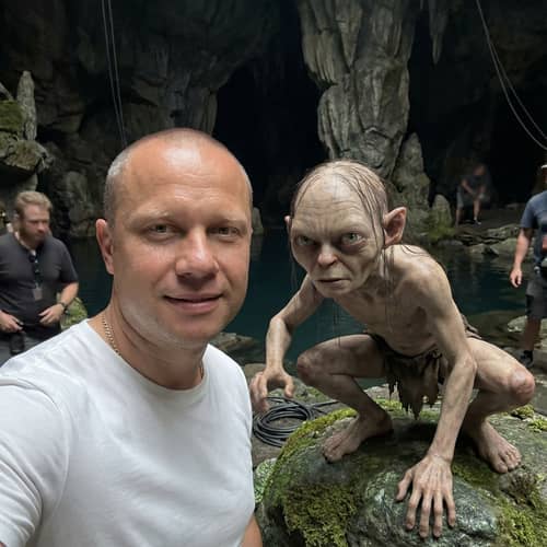 Epic Selfie with Gollum on Lord of the Rings Set