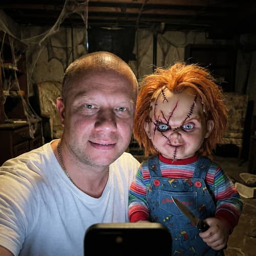 Chucky Selfie: Capturing Horror in Ultra-Realism