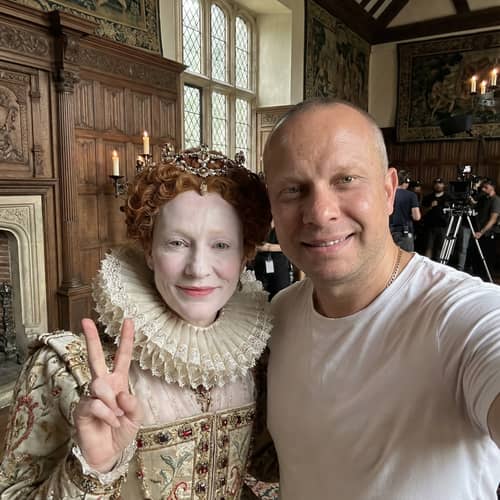 Selfie with Queen Elizabeth I - A Tudor Moment