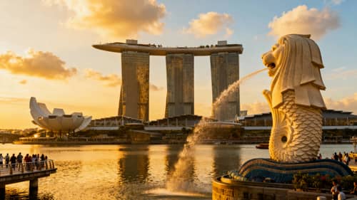 Futuristic Singapore Skyline: Marina Bay Sands & Merlion Futuristic Singapore Skyline: Marina Bay Sands & Merlion