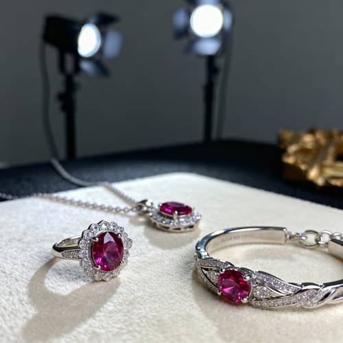 Luxurious Gemstone Jewelry Design & Craftsmanship Luxurious Gemstone Jewelry Design & Craftsmanship