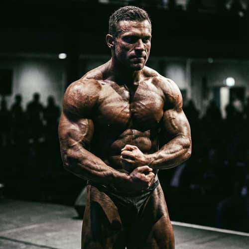 Stunning Bodybuilder Muscle Definition in Dramatic Light Stunning Bodybuilder Muscle Definition in Dramatic Light