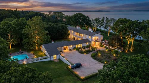 High-End Architectural Rendering at Dusk High-End Architectural Rendering at Dusk