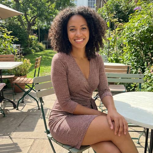 Stunning Beauty: Embrace Your Curves Stunning Beauty: Embrace Your Curves