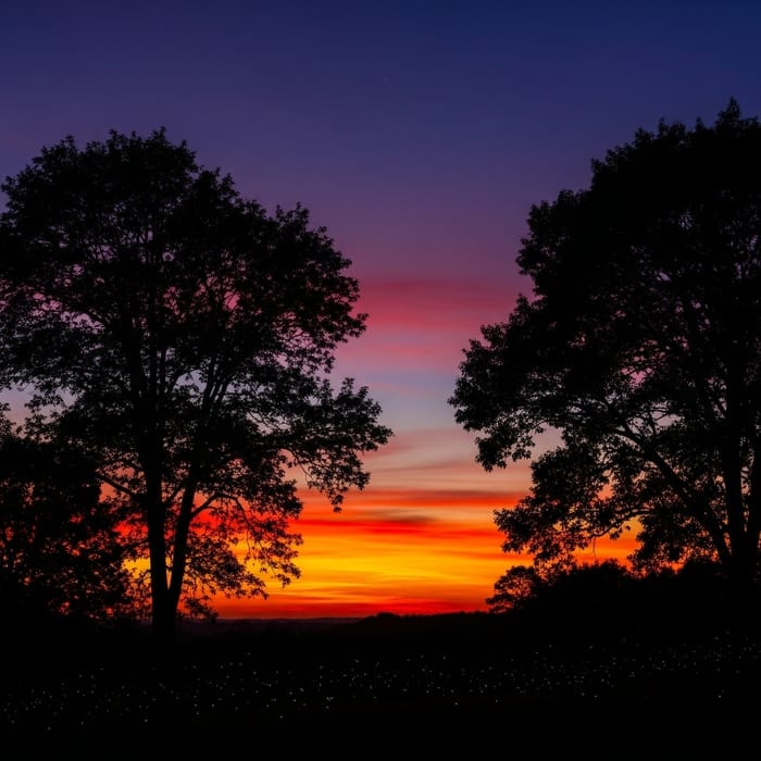 Captivating Dusk: A Colorful Sunset Sky