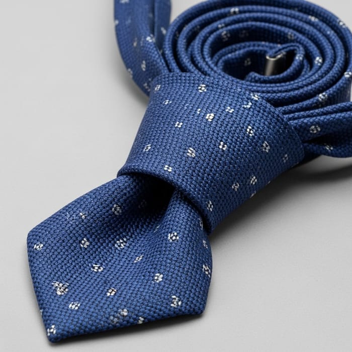 Elegant Cravat Tie - Regal Blue Accessory for Men Elegant Cravat Tie - Regal Blue Accessory for Men
