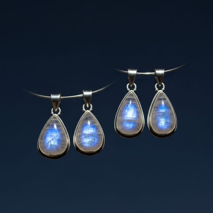 Detailed Moonstone Silver Jewelry Set in Serene Night Sky
