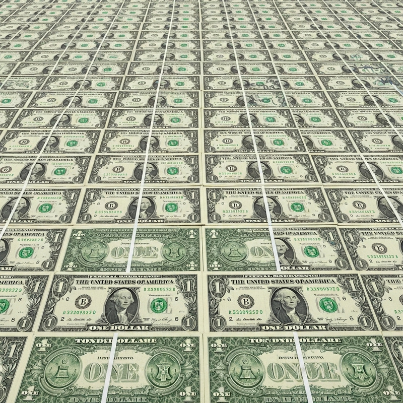 Army of $1,000: A Unique Visual Representation of Dollar Bills Army of $1,000: A Unique Visual Representation of Dollar Bills