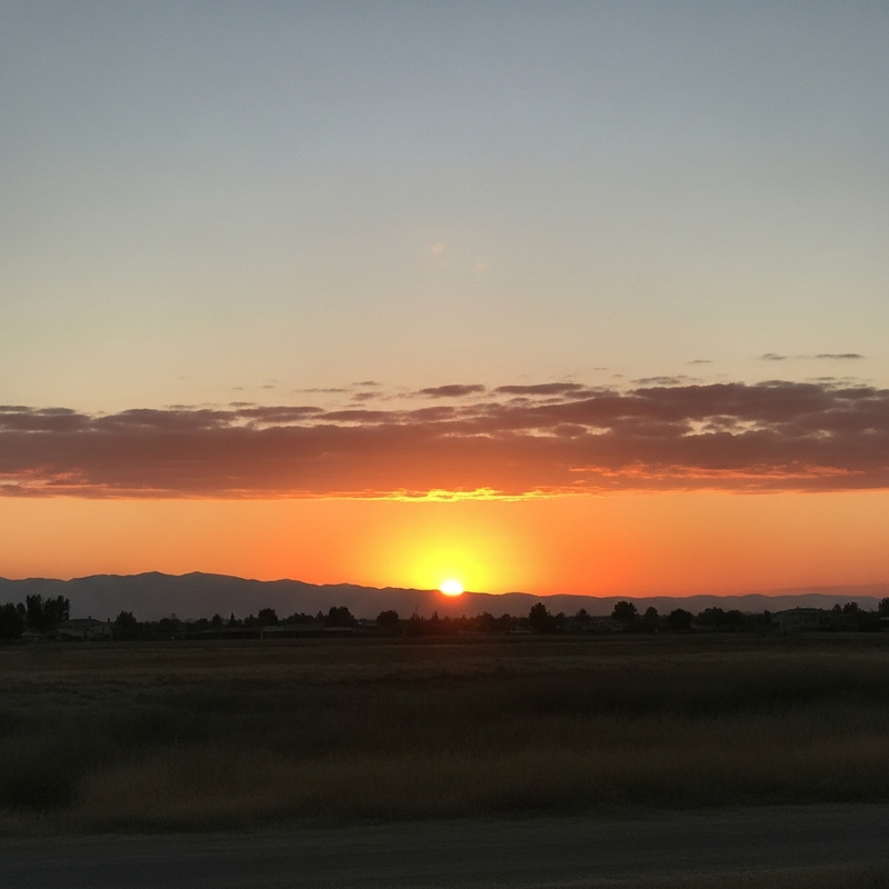 Stunning Sunset Views: Nature's Colorful Display Stunning Sunset Views: Nature's Colorful Display