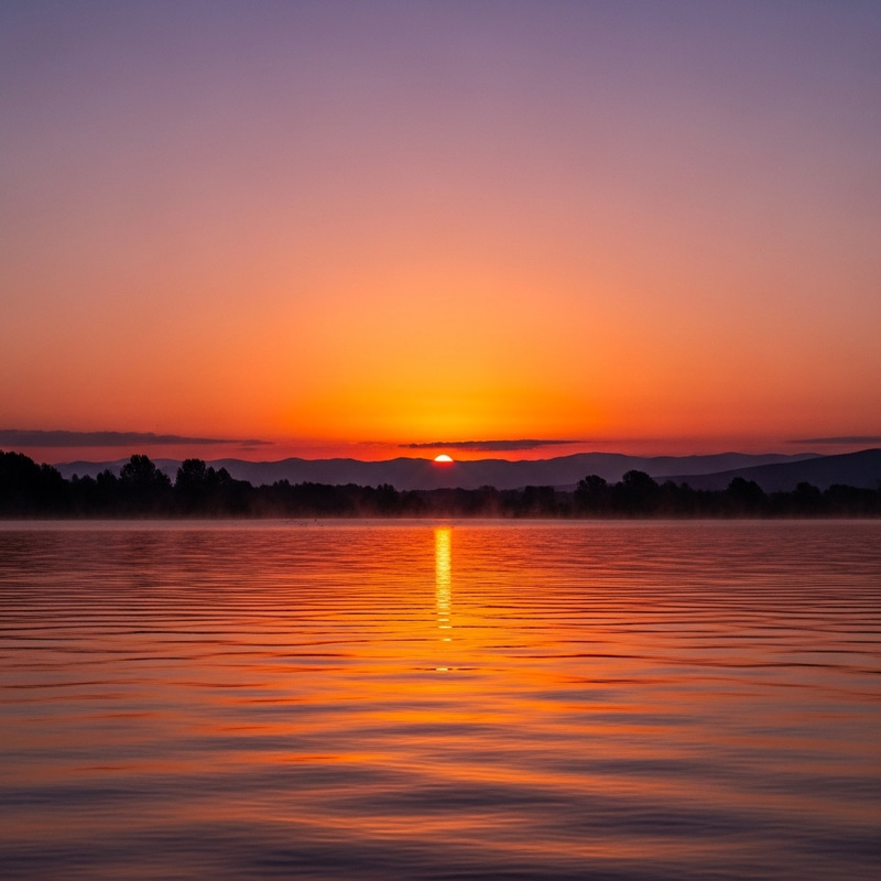 Calm Dawn: Water's Serenity & Stunning Hues Calm Dawn: Water's Serenity & Stunning Hues