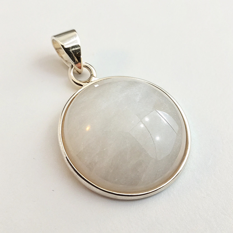 Round Stone Pendant - No Diamond Round Stone Pendant - No Diamond