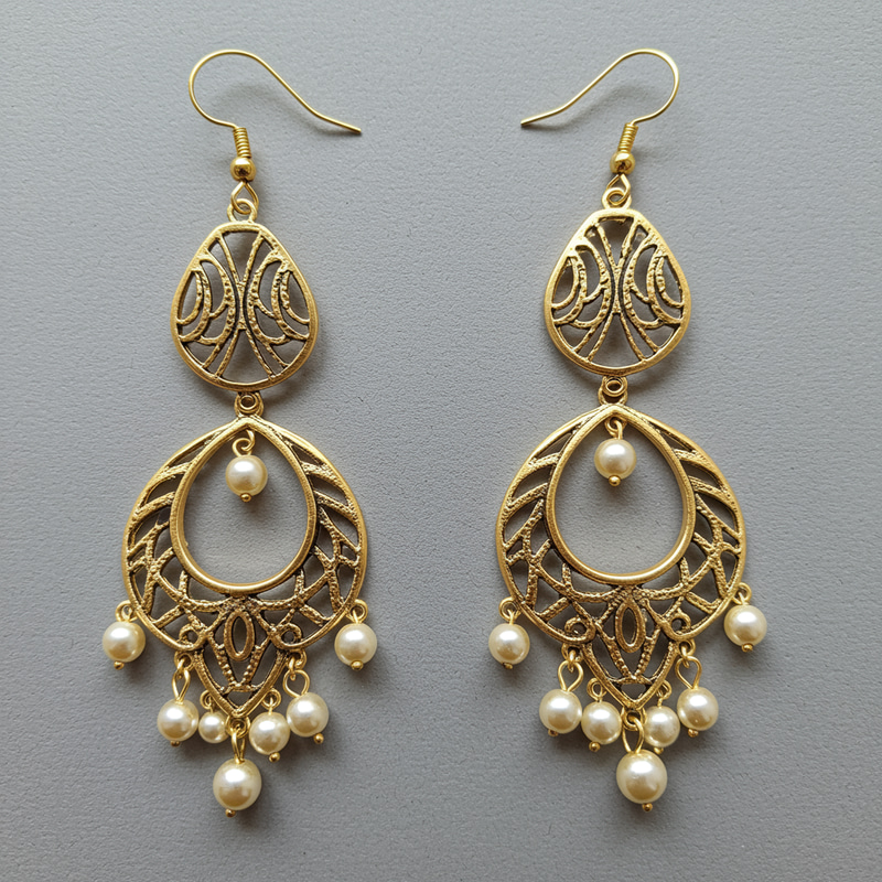 Elegant Lightweight Jewelry Set for Everyday Wear Elegant Lightweight Jewelry Set for Everyday Wear