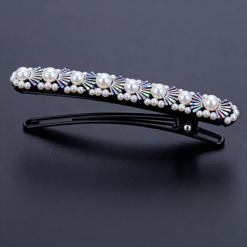 Elegant Beaded Hair Clip Design