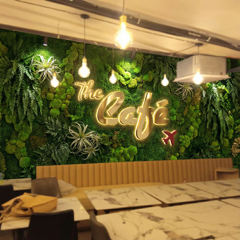 Modern Décor Ideas for City Restaurant Green Wall