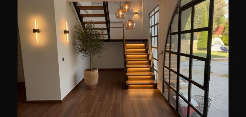 Luxury Warm Atmosphere Design with Cozy Tree Luxury Warm Atmosphere Design with Cozy Tree