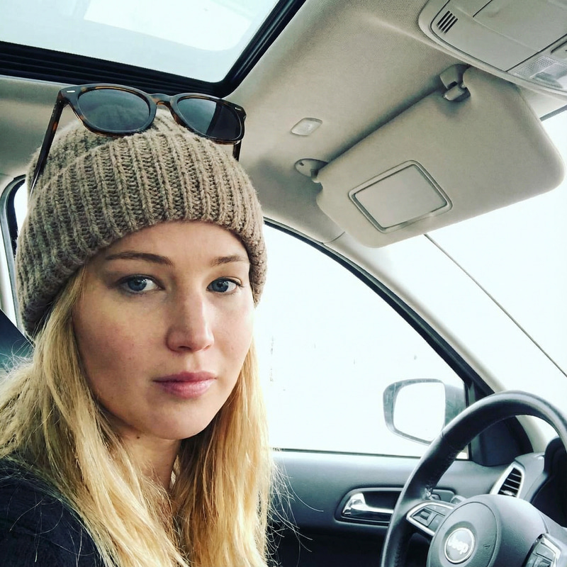 Jennifer Lawrence Car Selfie - Latest Snap Jennifer Lawrence Car Selfie - Latest Snap