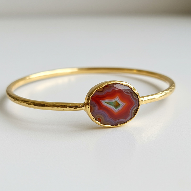 Elegant Gold Bracelet with Center Agate Stone Elegant Gold Bracelet with Center Agate Stone