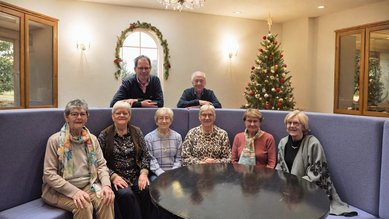 Remove Background from Christmas Image Easily