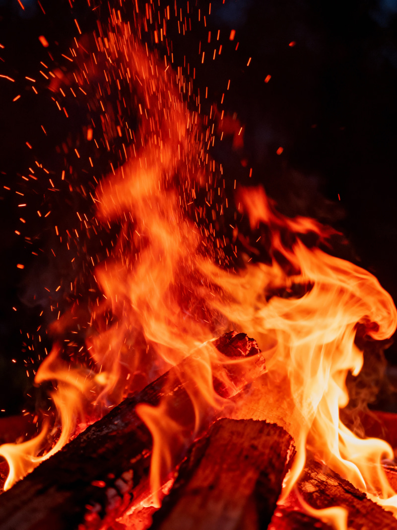 Captivating Burning Fire: A Fiery Display Captivating Burning Fire: A Fiery Display